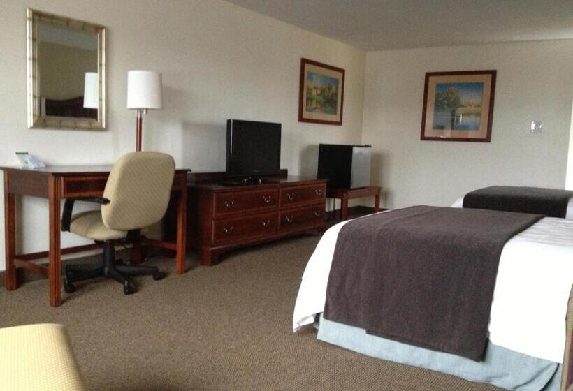 Family Suite, Holiday Hill Inn & Suites