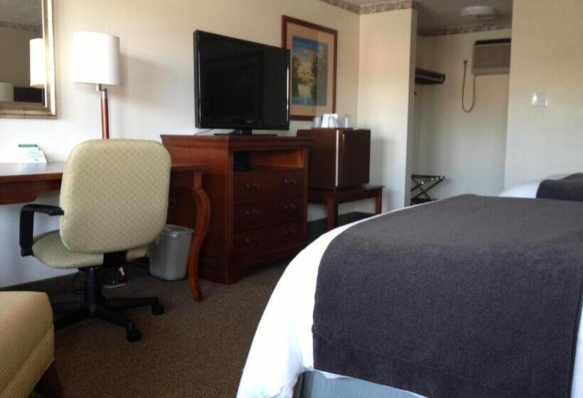 Люкс 2 Спальни, Holiday Hill Inn & Suites