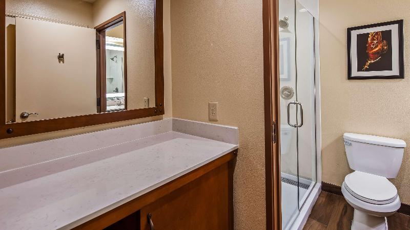 Люкс Кровать Кинг, Quality Inn & Suites Belmont Route 151