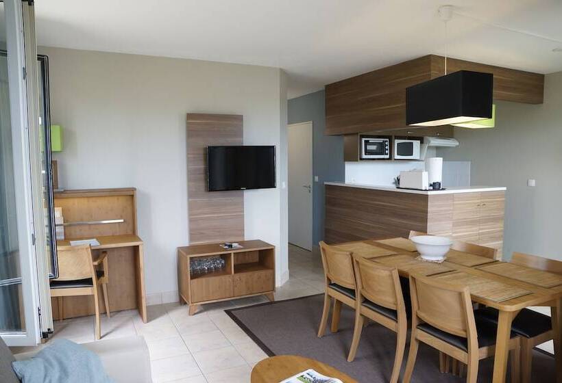 Апартаменты 2 Спальни Вид на Море, Residence Reine Marine