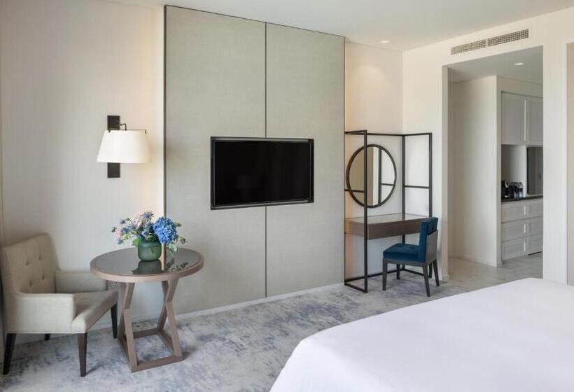 Номер Deluxe Кровать Кинг, Address Beach Resort Fujairah
