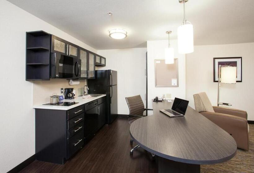 适合残疾人士使用的带超级大床的标准间, Candlewood Suites New Braunfels, An Ihg