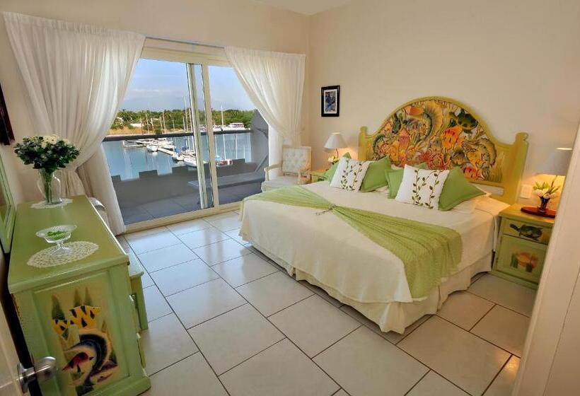 جناح سوبيريور, Marina Banderas Suites