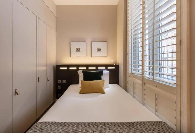 اتاق استاندارد یک نفره, The Resident Soho