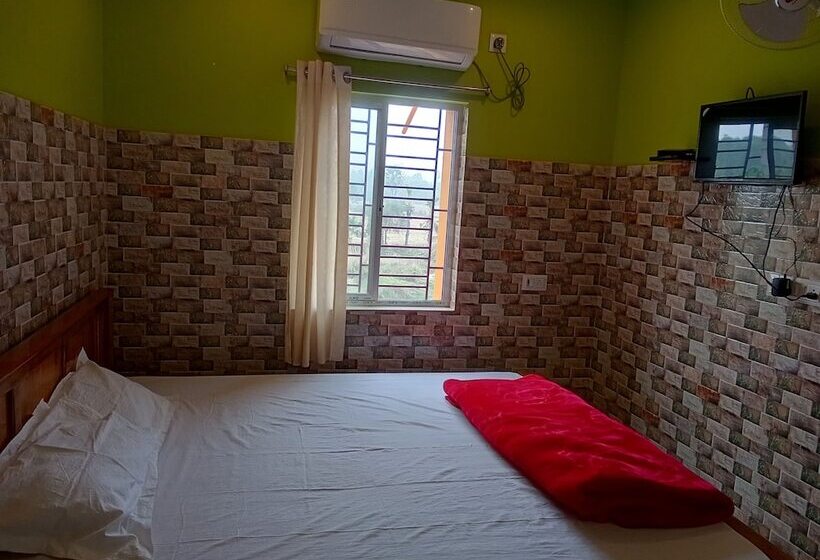 Номер Deluxe, Resort Neel Nirjan !! Best Family Resort In Bolpur Santiniketan With Swimming Pool !!