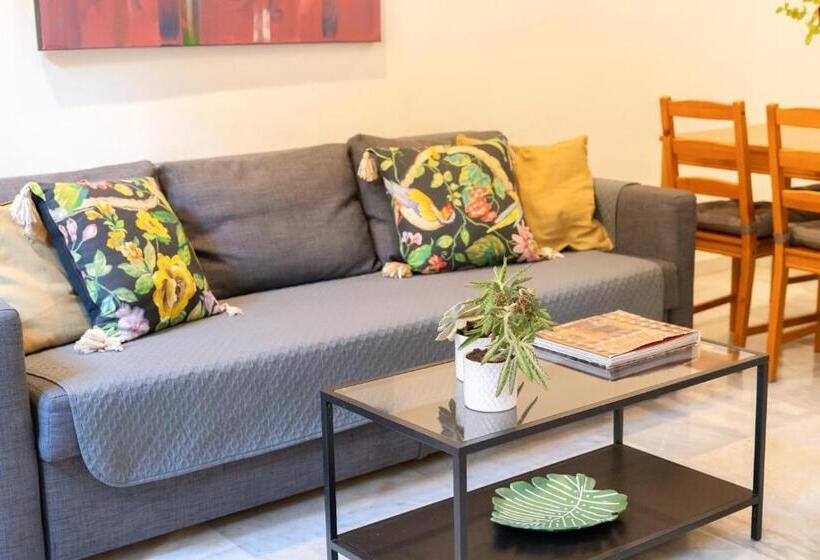 آپارتمان 1 خوابه با بالکن, Apartamentos Granata