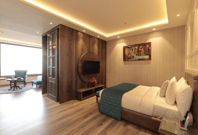 سوئیت با تخت بزرگ, Welcomheritage Elysium Resort & Spa