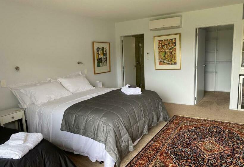 Люкс Deluxe Кровать Кинг, Fitzroy Bnb 39b Whangapoua Road