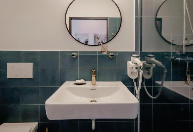 غرفة قياسية مزوَّدة بشُرفة, Bett & Berg Bad Ischl, Self Check In
