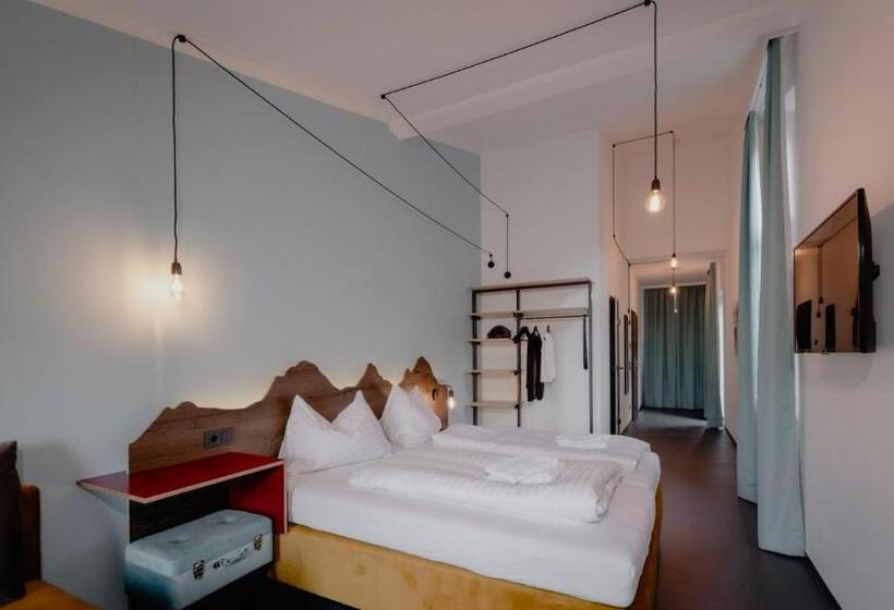 Номер Стандарт с Балконом, Bett & Berg Bad Ischl, Self Check In