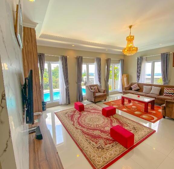 Вилла 3 Спальни, Al Marina Resort