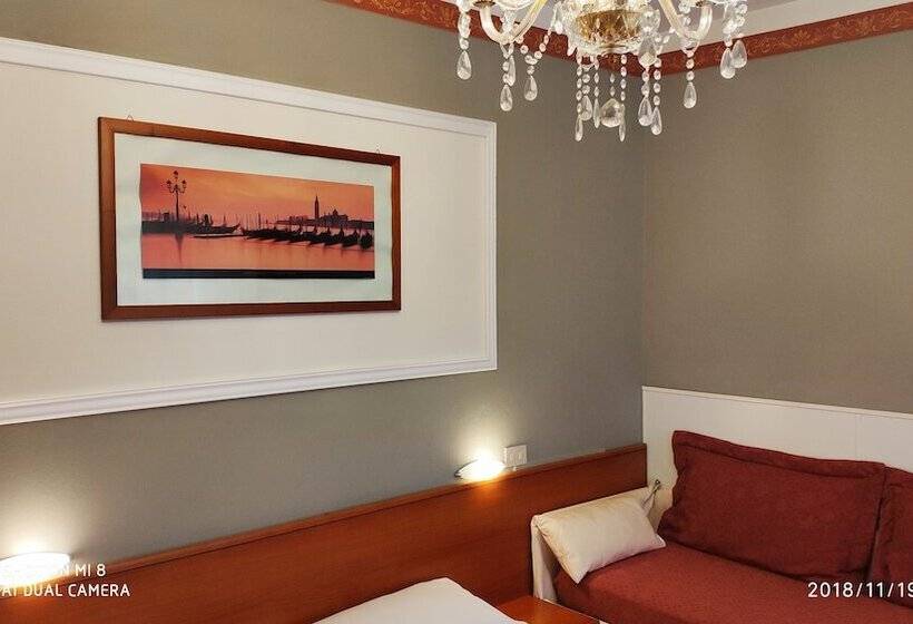 Chambre Triple Standard, Minerva