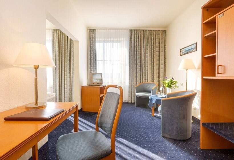 스탠다드 트리플 룸, Kurhotel Sassnitz