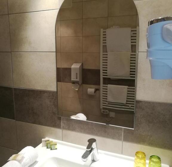 Стандартный Номер Нижний Этаж, Logis Hotel Restaurant Spa Le Lac