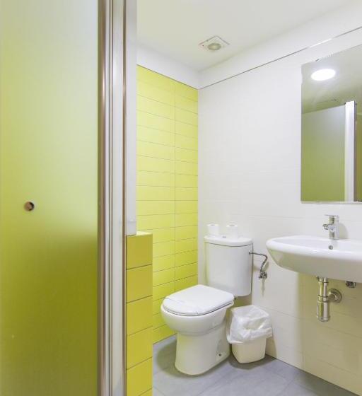 تختخواب در اتاق مشترک, Albergue Inturjoven Sevilla