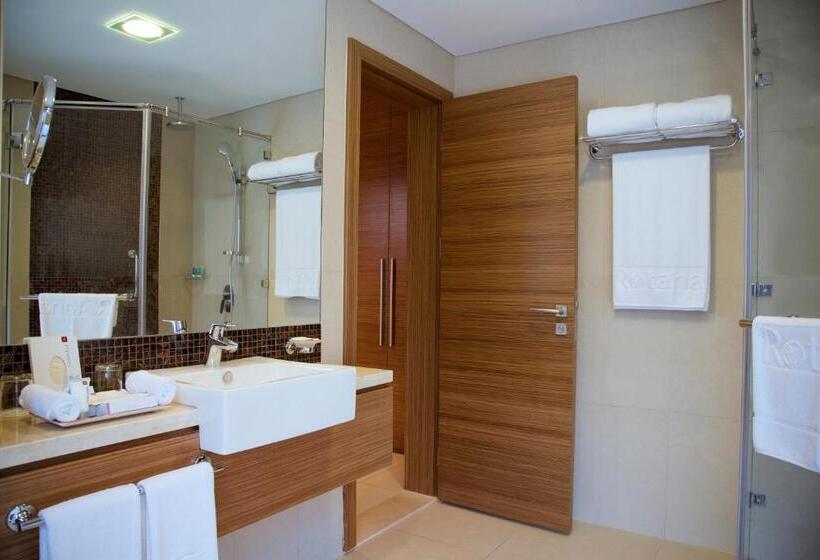استودیو استاندارد با چشم‌انداز استخر, Majestic Arjaan By Rotana – Manama