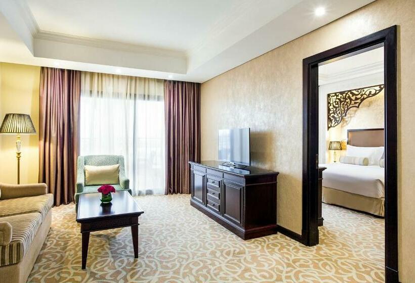 스위트 킹사이즈 침대, Pullman Resort Al Marjan Island