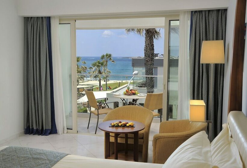 Номер Superior Боковой Вид на Море, Olympic Lagoon Resort Paphos