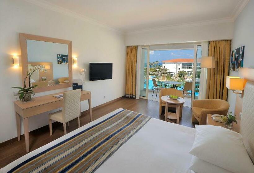 Номер Deluxe Вид на Море, Olympic Lagoon Resort Paphos