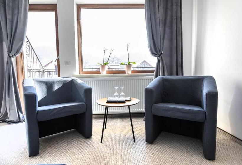 Номер Стандарт с Балконом, Emerald Residence