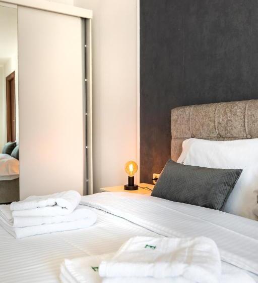 Номер Стандарт с Балконом, Emerald Residence