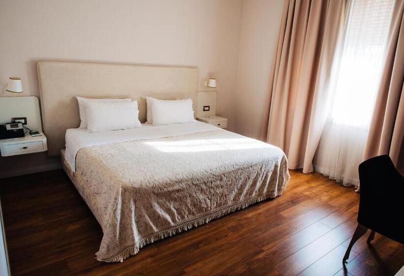 标准间带阳台, Sar Otel Boutique