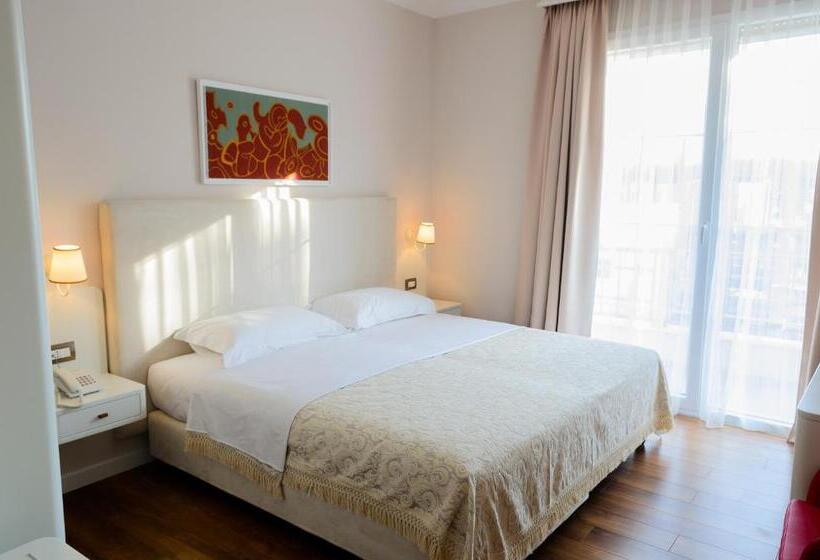 标准间带阳台, Sar Otel Boutique
