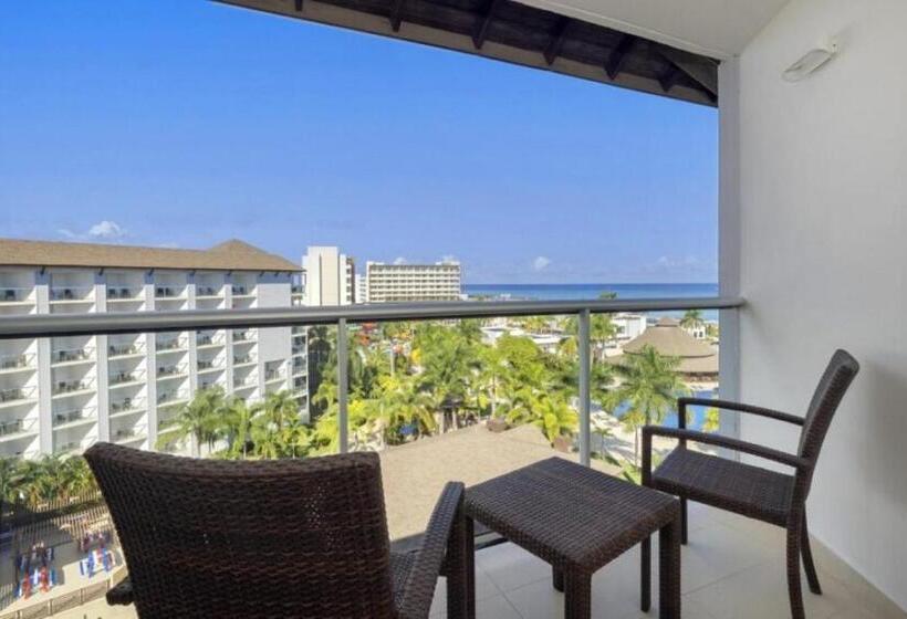 Номер Deluxe Вид на Море, Hideaway At Royalton Blue Waters, An Autograph Collection All Inclusive Resort   Adults Only