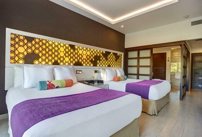 Полулюкс Клуб, Hideaway At Royalton Blue Waters, An Autograph Collection All Inclusive Resort   Adults Only