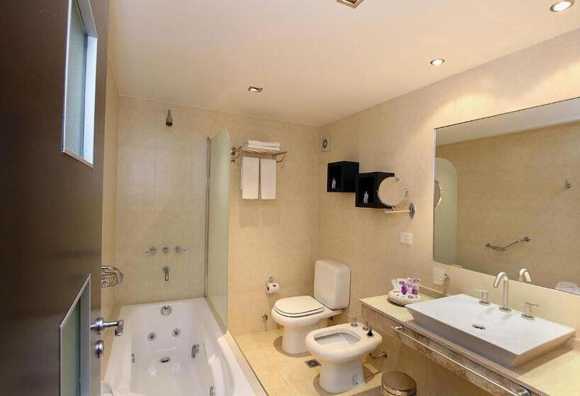 جناح جونيور, Monasterio Hotel Boutique