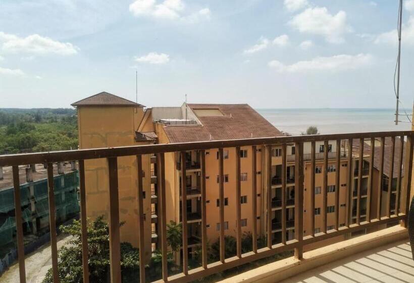 استودیو استاندارد با بالکن, Gold Coast Morib   Sepang Water Themepark