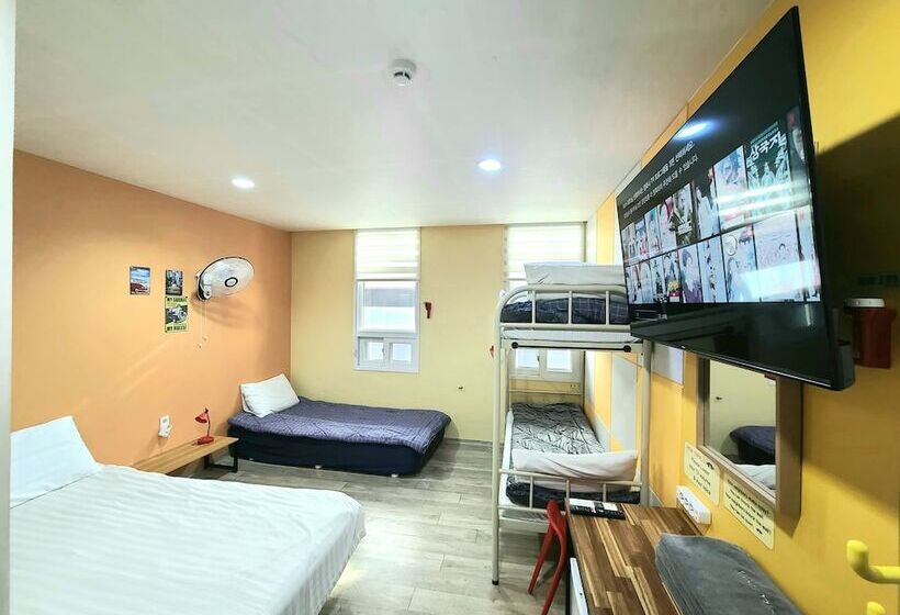 Camera Familiare, Hostel Tommy