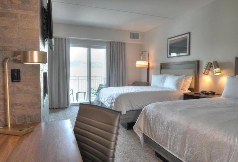 带河湖景观的套房, Holiday Inn & Suites Pigeon Forge Convention Center, An Ihg