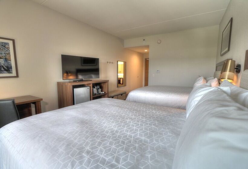 带2个双人床的标准工作室, Holiday Inn & Suites Pigeon Forge Convention Center, An Ihg