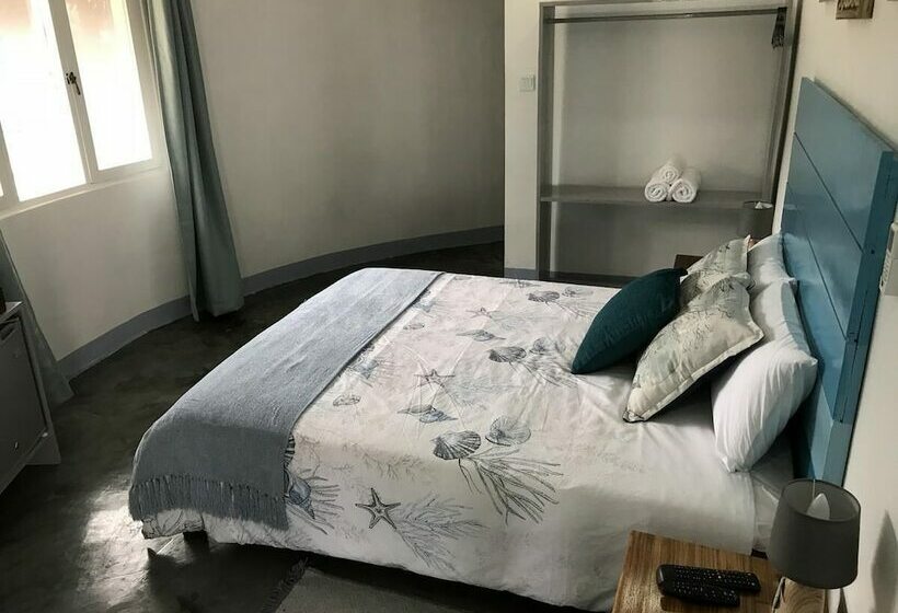 샬레, Macaneta Holiday Resort