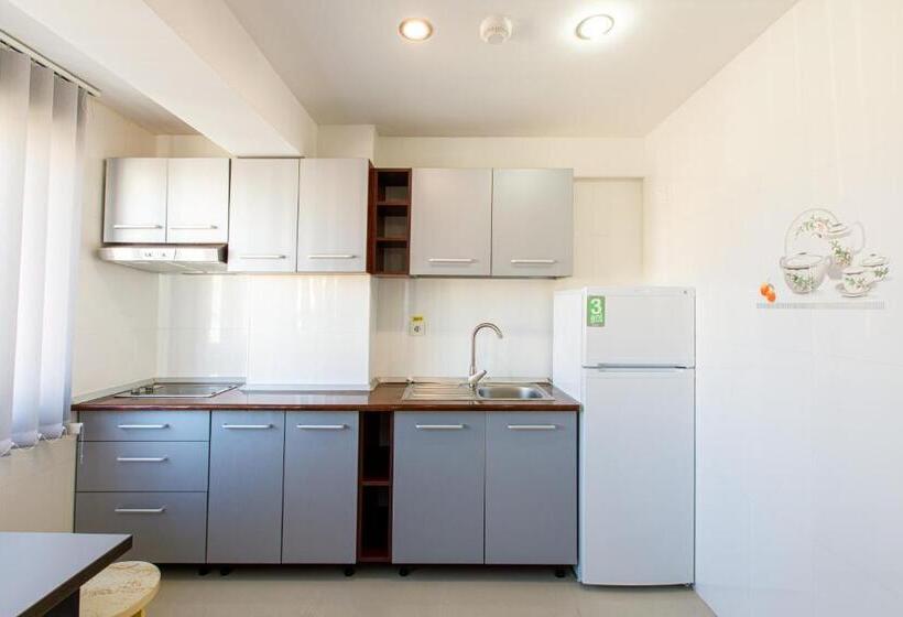 Студио Стандарт с Балконом, Lira Pacific Apart