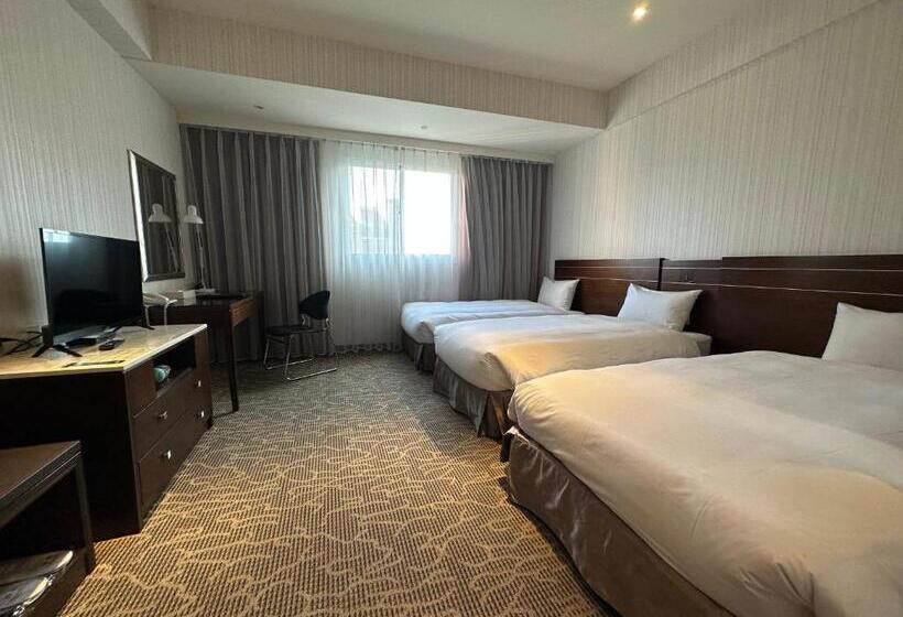 اتاق لوکس سه تخته, Young Soarlan Hotel   Tainan