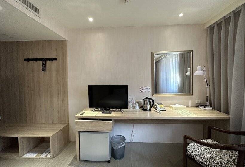 اتاق لوکس, Young Soarlan Hotel   Tainan