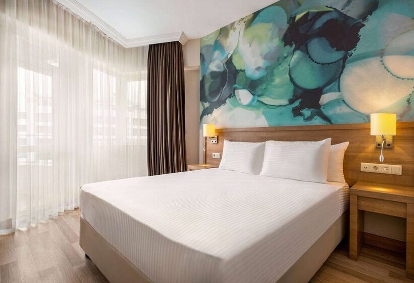 Family Suite, Wyndham Garden Lara