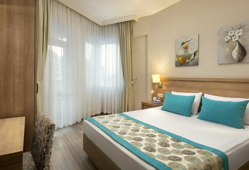 Family Suite, Wyndham Garden Lara