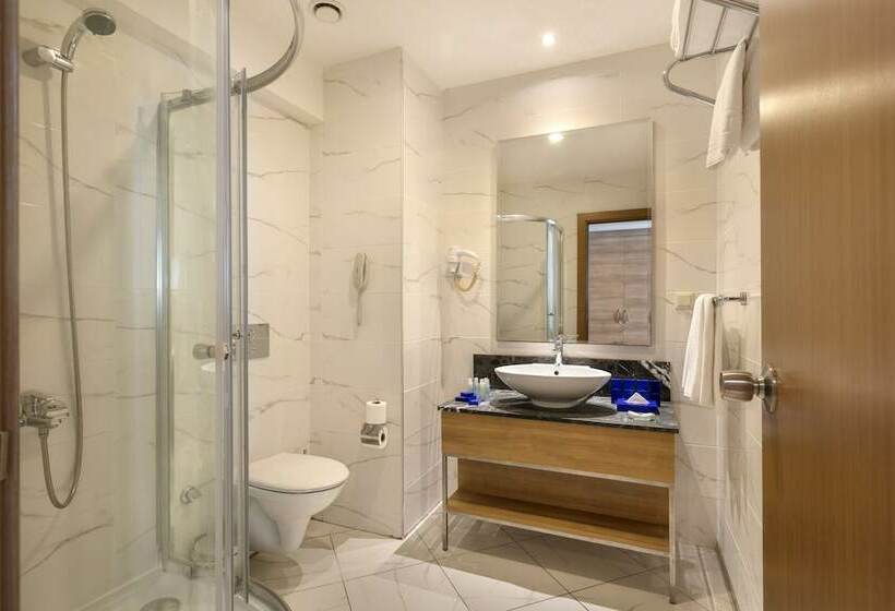 Family Suite, Wyndham Garden Lara