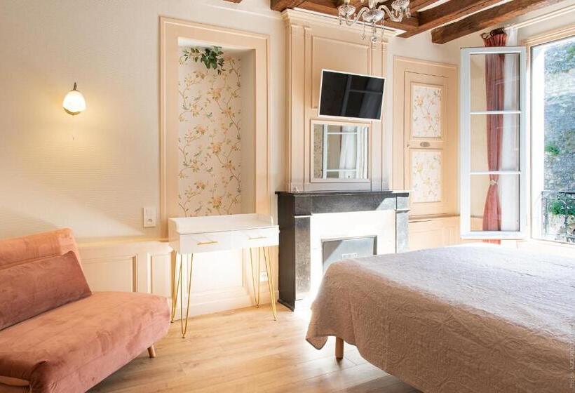 غرفة قياسية ثلاثية, La Little Maison
