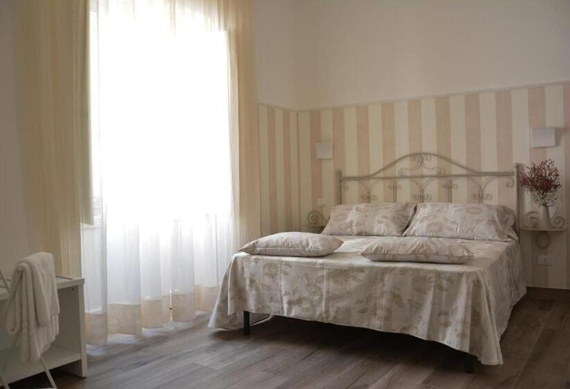 اتاق لوکس, Appio Claudio Tre