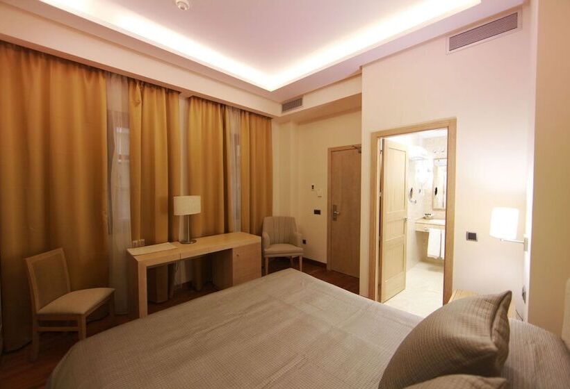 スタンダードインサイドビュールーム, Casa Consistorial