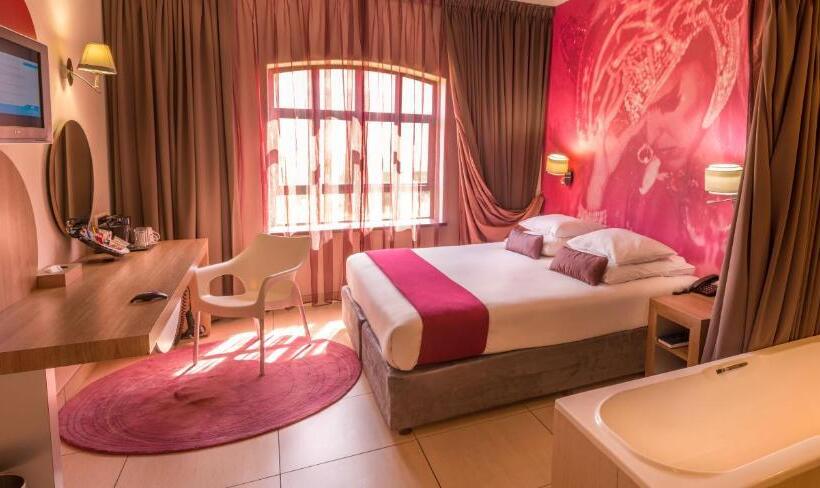 디럭스 룸 킹사이즈 침대, Peermont Metcourt At Rio Klerksdorp
