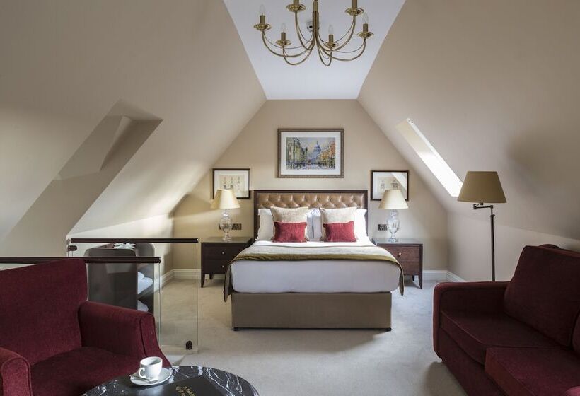 اتاق اجرایی, St Paul S