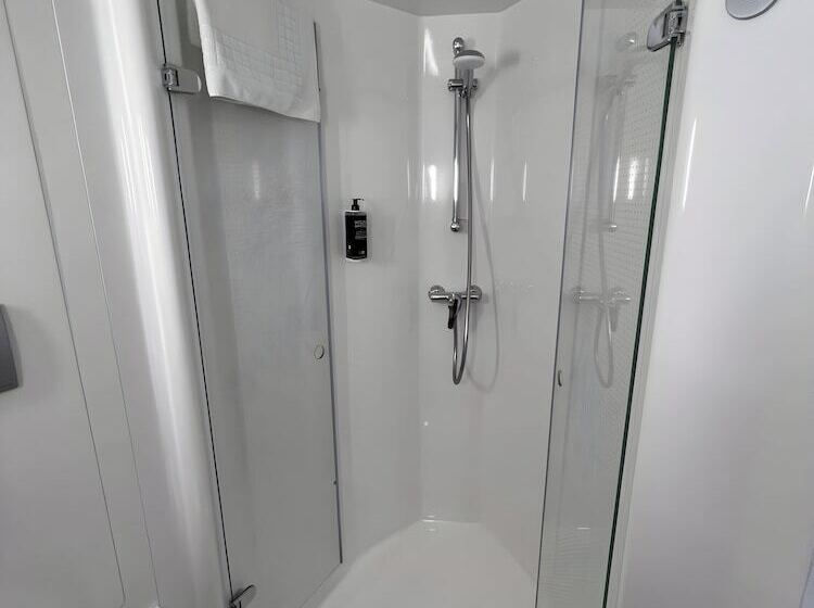 Номер Стандарт, Ibis Styles Liverpool Centre Dale Street   Cavern Quarter