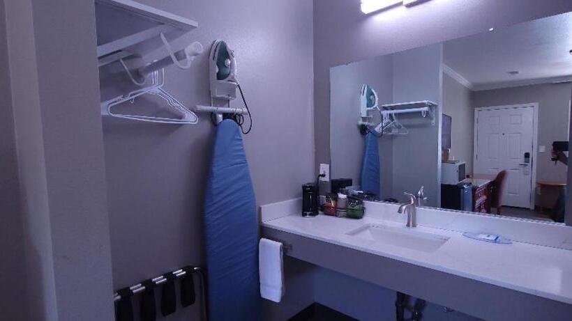 스탠다드 룸, Rodeway Inn Chico University Area