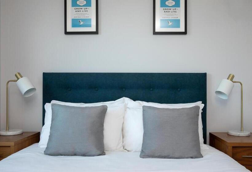 Студия Стандарт, Hq Aparthotel Farnborough