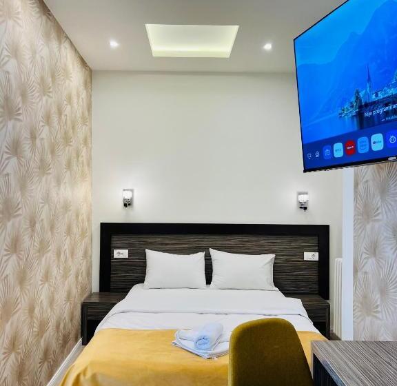 اتاق استاندارد چهار تخته, Side One Design Hotel Garni